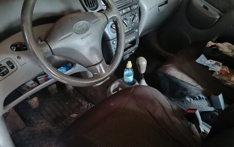 Toyota Yaris Verso, 2002 год, 195 000 рублей, 10 фотография