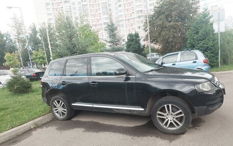 Volkswagen Touareg III, 2005 год, 416 200 рублей, 2 фотография