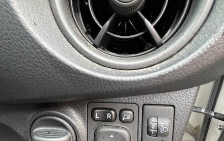 Toyota Vitz, 2018 год, 1 300 000 рублей, 8 фотография