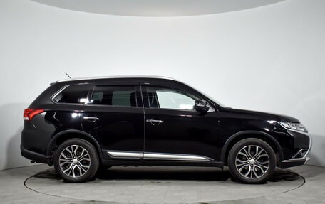 Mitsubishi Outlander III рестайлинг 3, 2016 год, 1 737 960 рублей, 4 фотография