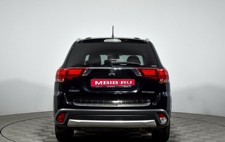 Mitsubishi Outlander III рестайлинг 3, 2016 год, 1 737 960 рублей, 6 фотография