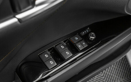 Toyota Camry, 2019 год, 3 000 000 рублей, 18 фотография