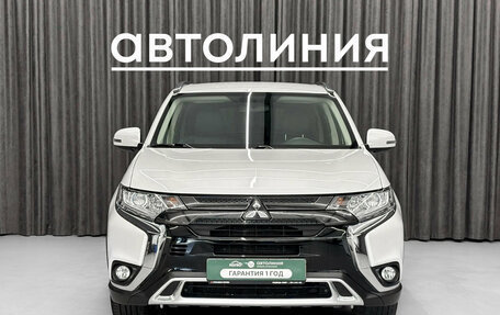 Mitsubishi Outlander III рестайлинг 3, 2021 год, 2 500 000 рублей, 4 фотография