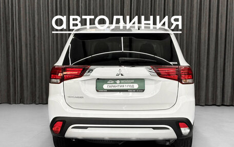 Mitsubishi Outlander III рестайлинг 3, 2021 год, 2 500 000 рублей, 6 фотография