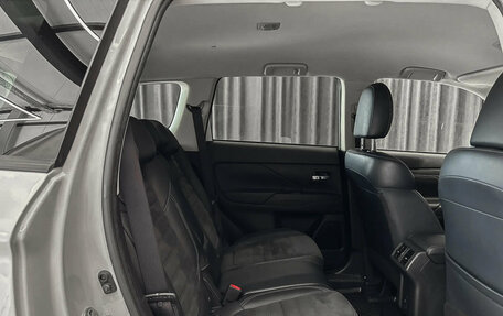 Mitsubishi Outlander III рестайлинг 3, 2021 год, 2 500 000 рублей, 11 фотография