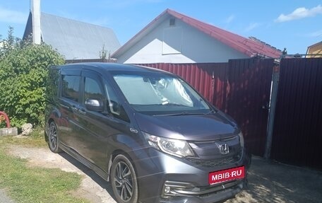 Honda Stepwgn IV, 2017 год, 1 850 000 рублей, 1 фотография