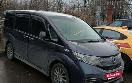 Honda Stepwgn IV, 2017 год, 1 850 000 рублей, 3 фотография
