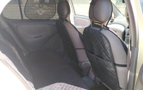 Toyota Platz, 2000 год, 290 000 рублей, 6 фотография