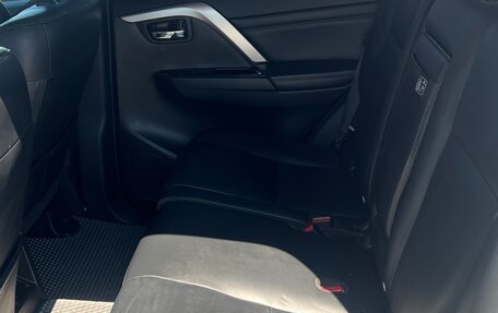 Mitsubishi Pajero Sport III рестайлинг, 2020 год, 3 250 000 рублей, 9 фотография