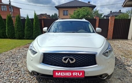 Infiniti QX70, 2017 год, 3 200 000 рублей, 16 фотография