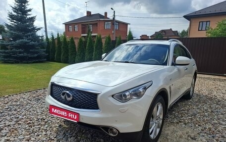 Infiniti QX70, 2017 год, 3 200 000 рублей, 15 фотография
