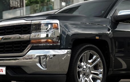 Chevrolet Silverado, 2017 год, 7 700 000 рублей, 10 фотография