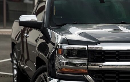 Chevrolet Silverado, 2017 год, 7 700 000 рублей, 3 фотография