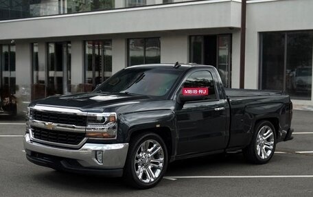 Chevrolet Silverado, 2017 год, 7 700 000 рублей, 9 фотография