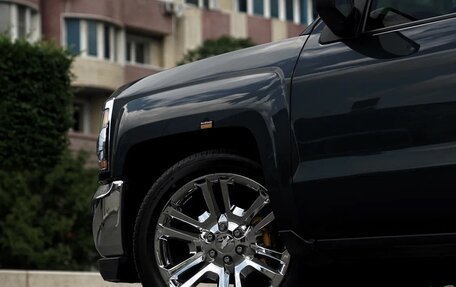Chevrolet Silverado, 2017 год, 7 700 000 рублей, 23 фотография