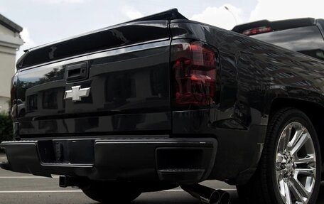 Chevrolet Silverado, 2017 год, 7 700 000 рублей, 20 фотография