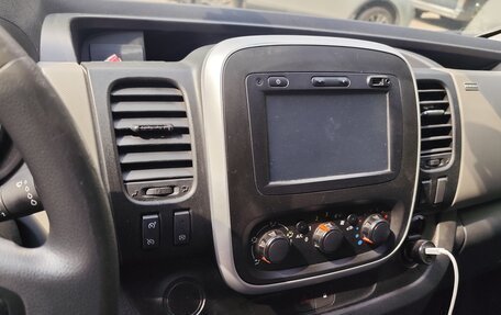 Renault Trafic, 2017 год, 2 600 000 рублей, 12 фотография
