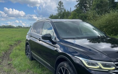 Volkswagen Tiguan II, 2021 год, 2 400 000 рублей, 3 фотография