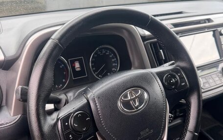 Toyota RAV4, 2017 год, 3 000 000 рублей, 12 фотография