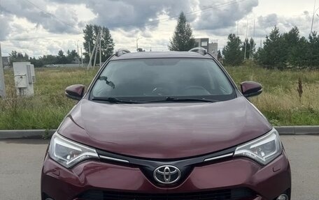 Toyota RAV4, 2017 год, 3 000 000 рублей, 5 фотография