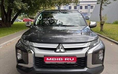 Mitsubishi L200 IV рестайлинг, 2022 год, 3 670 000 рублей, 7 фотография