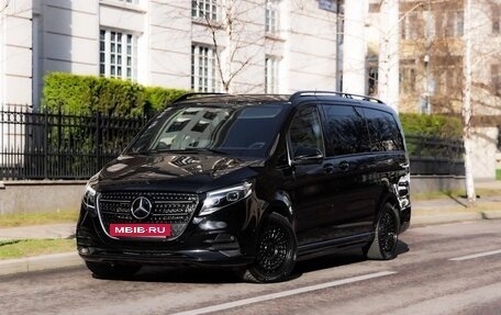 Mercedes-Benz V-Класс, 2024 год, 23 000 000 рублей, 10 фотография