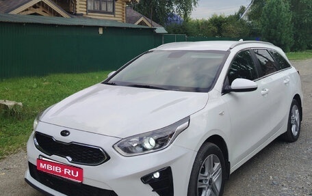 KIA cee'd III, 2018 год, 1 630 000 рублей, 2 фотография