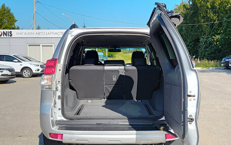 Toyota Land Cruiser Prado 150 рестайлинг 2, 2011 год, 2 650 000 рублей, 10 фотография