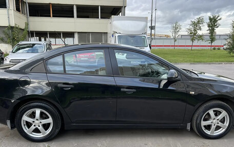 Chevrolet Cruze II, 2010 год, 750 000 рублей, 4 фотография