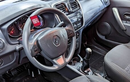 Renault Logan II, 2015 год, 585 000 рублей, 6 фотография