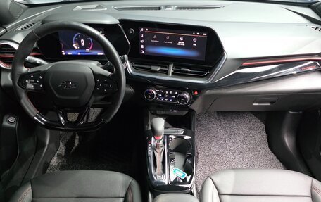 Chevrolet Trax, 2024 год, 2 000 000 рублей, 13 фотография