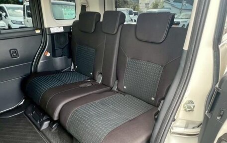 Toyota Roomy I, 2023 год, 920 000 рублей, 16 фотография