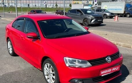 Volkswagen Jetta VI, 2011 год, 890 000 рублей, 2 фотография