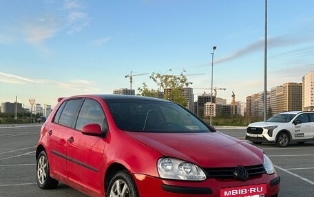 Volkswagen Golf V, 2004 год, 395 000 рублей, 2 фотография