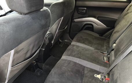 Mitsubishi Outlander III рестайлинг 3, 2008 год, 899 777 рублей, 17 фотография
