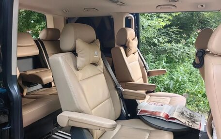 Volkswagen Multivan T5, 2011 год, 1 950 000 рублей, 9 фотография