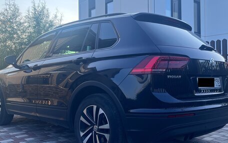 Volkswagen Tiguan II, 2020 год, 2 700 000 рублей, 2 фотография