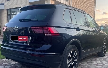 Volkswagen Tiguan II, 2020 год, 2 700 000 рублей, 3 фотография