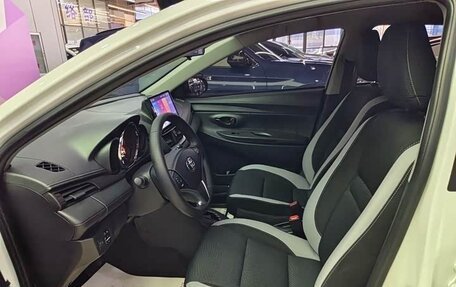 Toyota Yaris XP150 рестайлинг, 2022 год, 1 050 300 рублей, 10 фотография