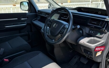 Honda Stepwgn IV, 2019 год, 1 800 000 рублей, 5 фотография