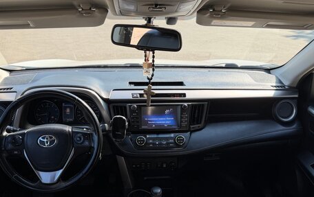 Toyota RAV4, 2018 год, 2 550 000 рублей, 11 фотография