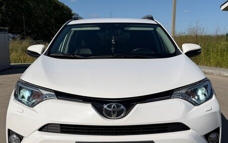 Toyota RAV4, 2018 год, 2 550 000 рублей, 6 фотография