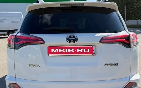 Toyota RAV4, 2018 год, 2 550 000 рублей, 5 фотография