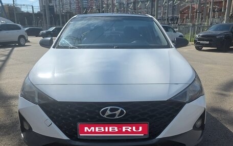 Hyundai Solaris II рестайлинг, 2021 год, 1 350 000 рублей, 1 фотография