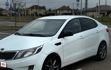 KIA Rio III рестайлинг, 2013 год, 950 000 рублей, 2 фотография