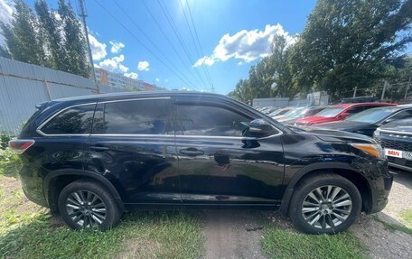 Toyota Highlander III, 2014 год, 2 200 000 рублей, 2 фотография