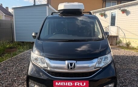 Honda Stepwgn IV, 2015 год, 1 680 000 рублей, 3 фотография