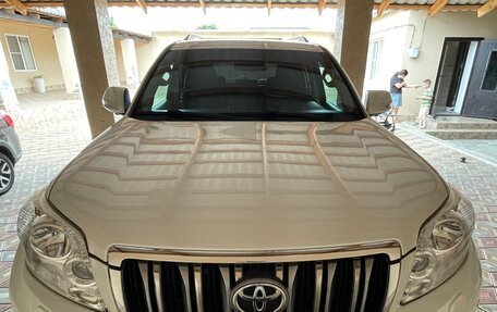 Toyota Land Cruiser Prado 150 рестайлинг 2, 2011 год, 3 150 000 рублей, 2 фотография