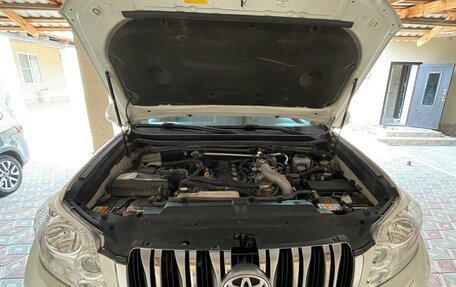 Toyota Land Cruiser Prado 150 рестайлинг 2, 2011 год, 3 150 000 рублей, 3 фотография