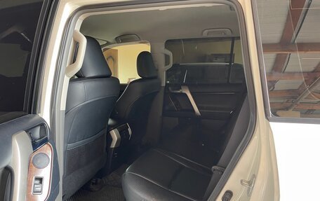 Toyota Land Cruiser Prado 150 рестайлинг 2, 2011 год, 3 150 000 рублей, 7 фотография